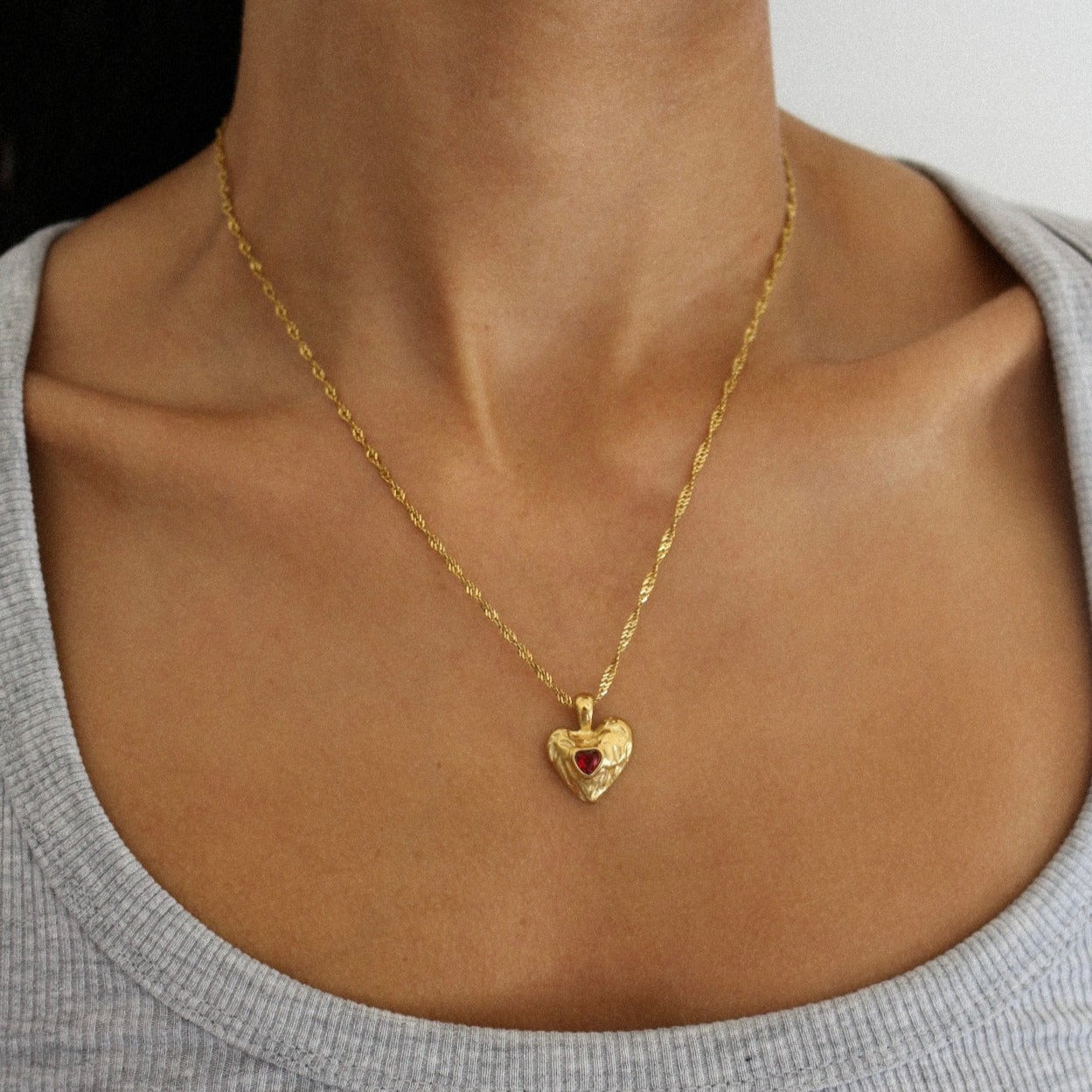 PURELY YOURS - VESPER GOLD HEART NECKLACE