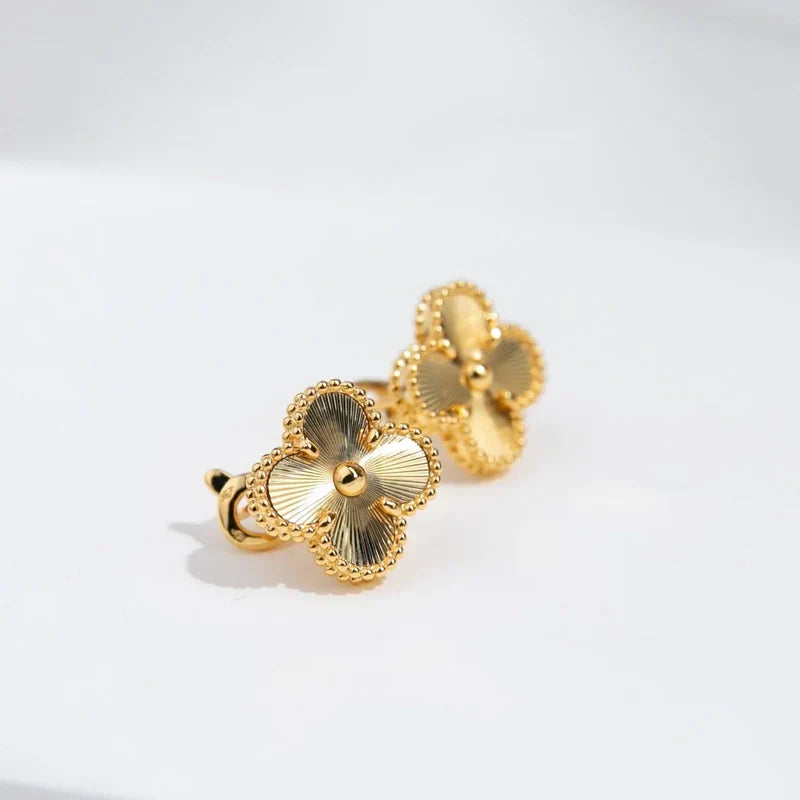 PURELY YOURS - CLOVER | GOLD EARRINGS