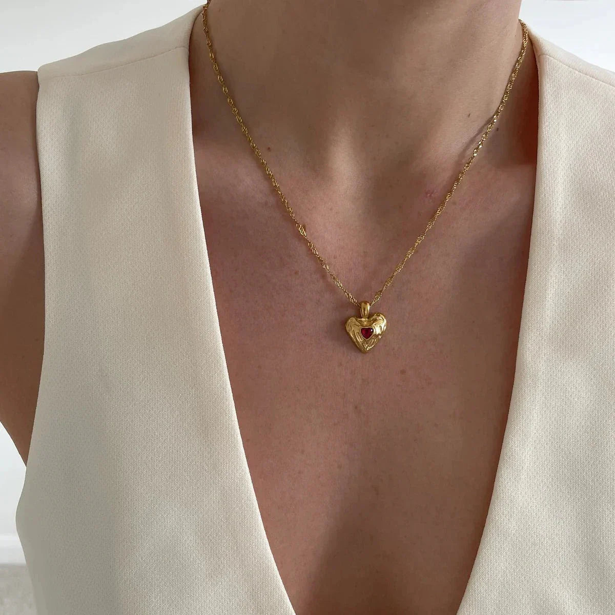 PURELY YOURS - VESPER GOLD HEART NECKLACE