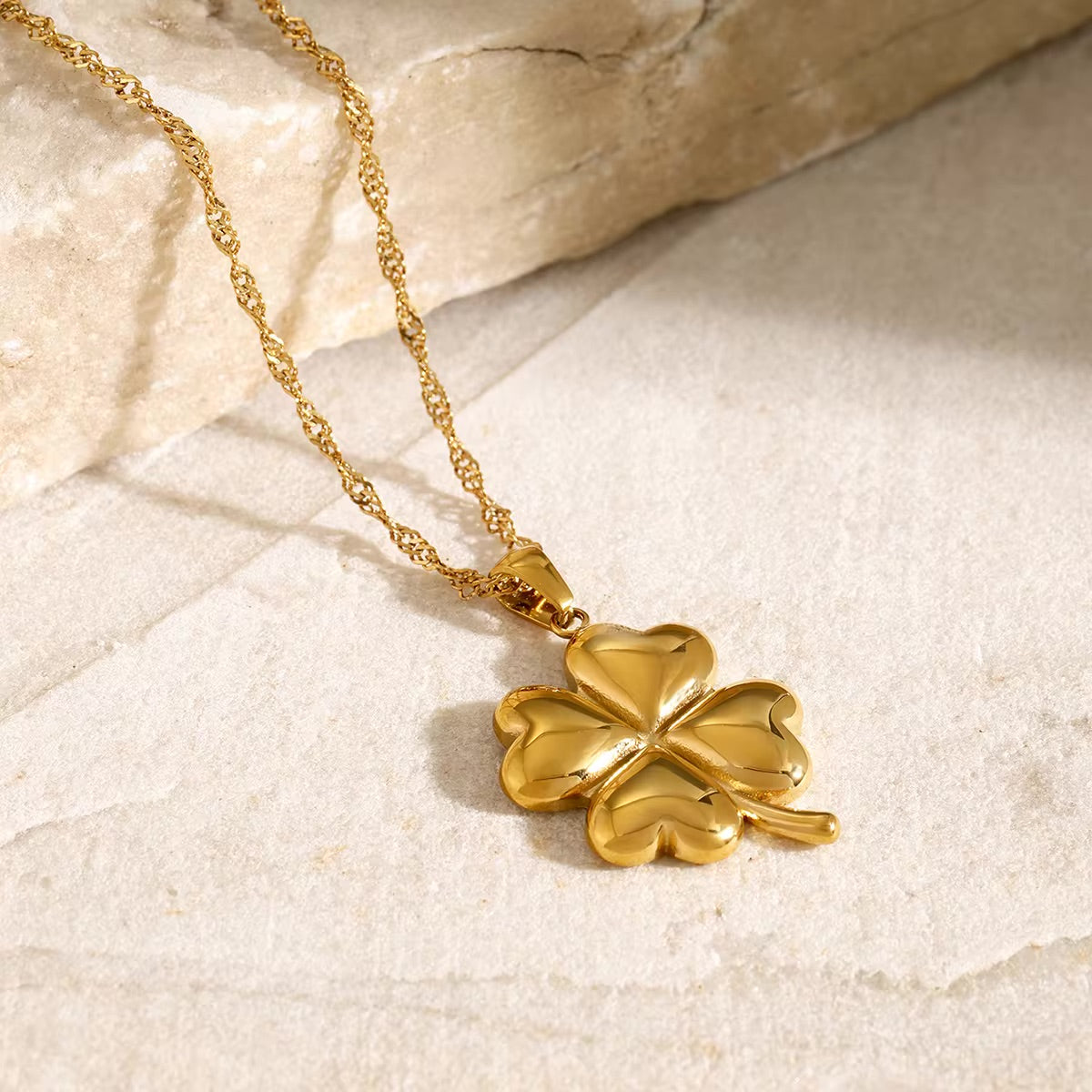 PURELY YOURS - ELLA CLOVER GOLD NECKLACE