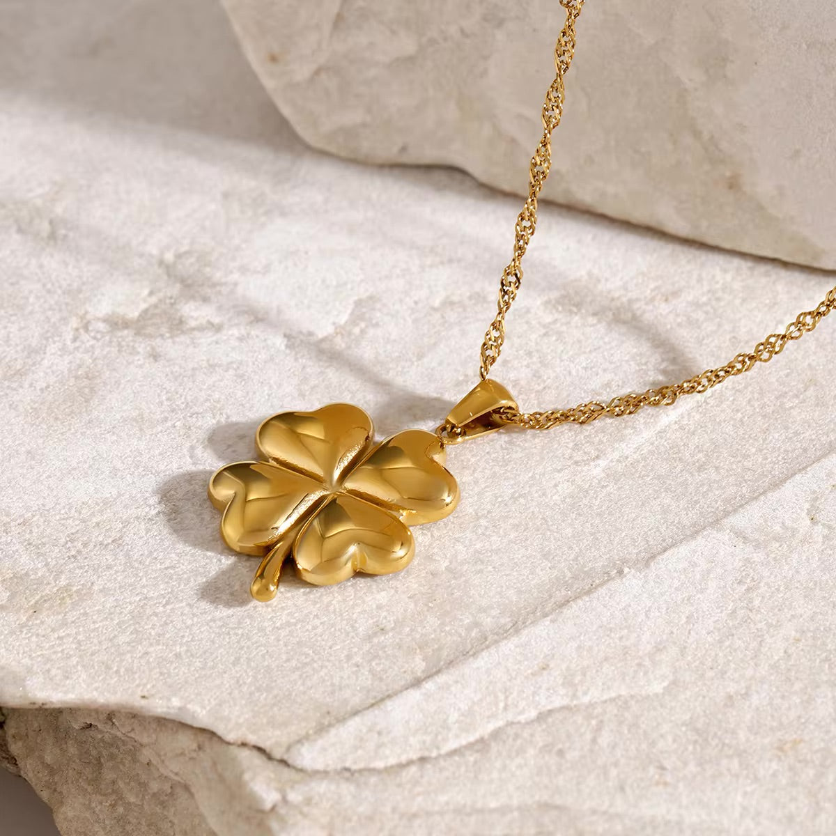 PURELY YOURS - ELLA CLOVER GOLD NECKLACE