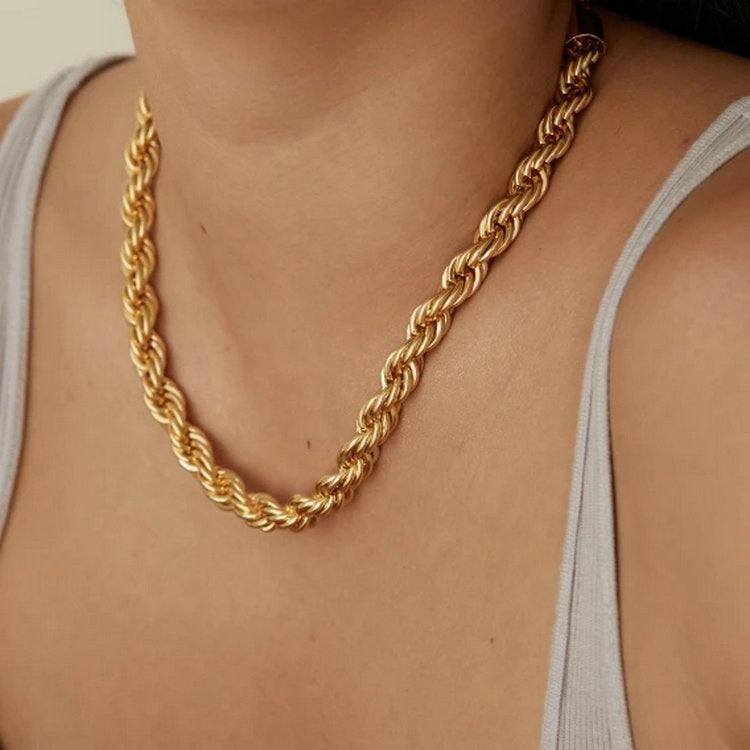 PURELY YOURS - MILA GOLDEN TWIST NECKLACE