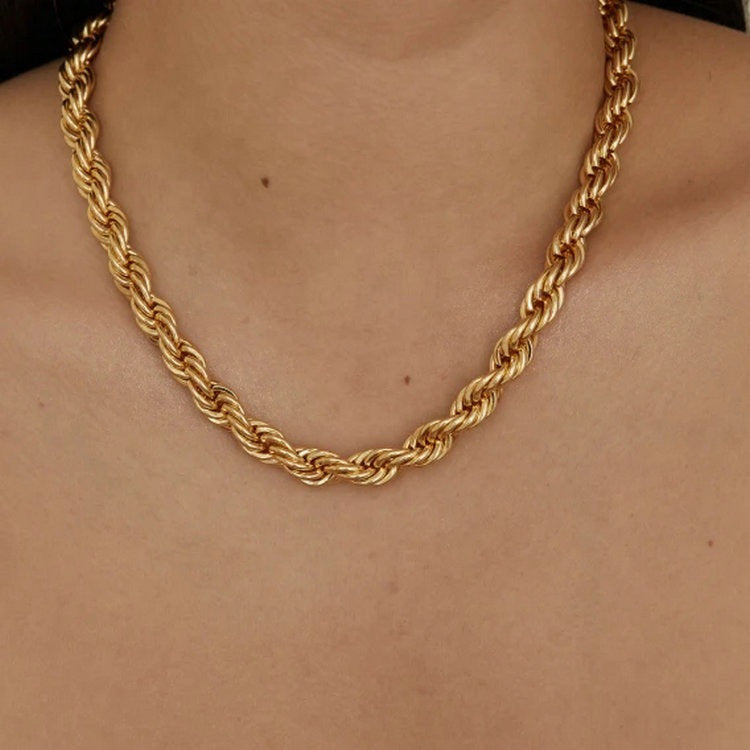 PURELY YOURS - MILA GOLDEN TWIST NECKLACE