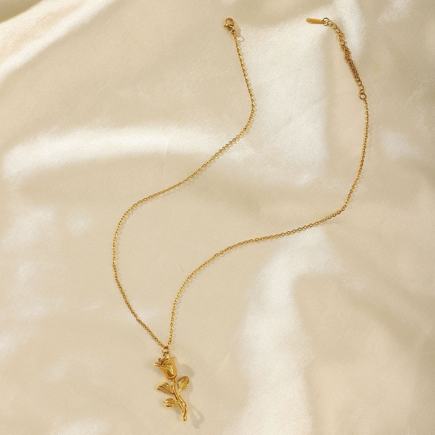 PURELY YOURS - CELIA GOLD NECKLACE