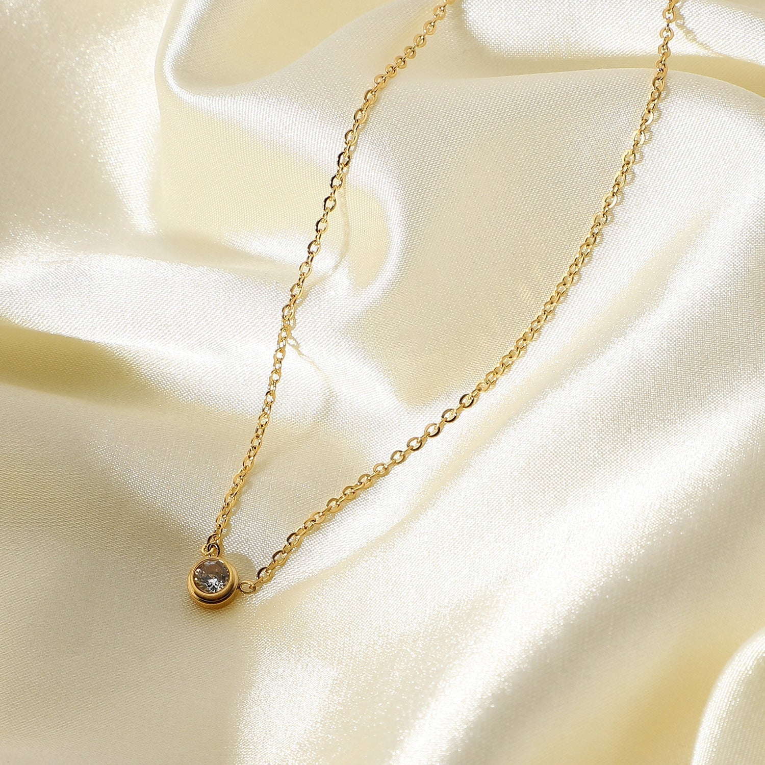 PURELY YOURS - KIRA GOLD NECKLACE