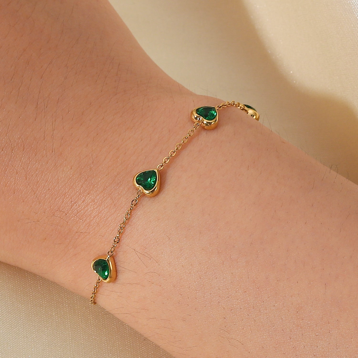 PURELY YOURS - FRANCIA GREEN HEART BRACELET