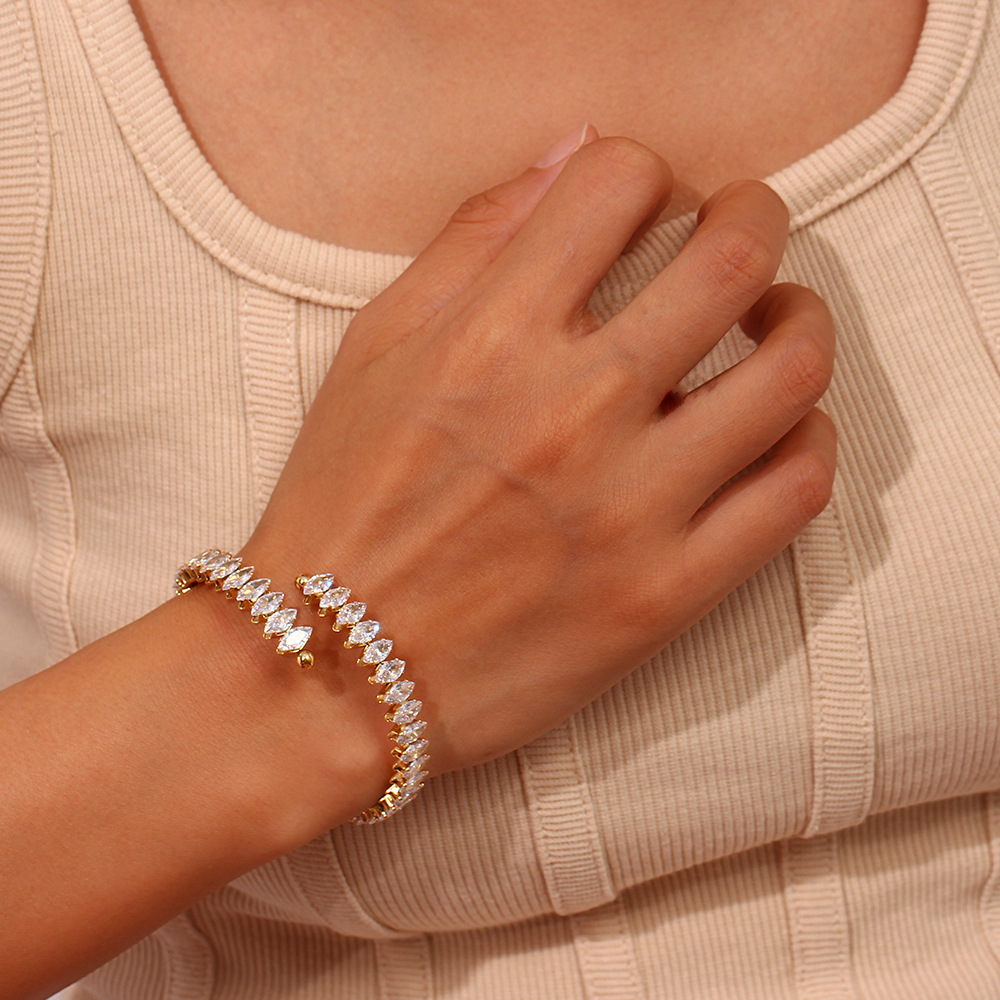 PURELY YOURS - GENEVIEVE DIAMOND BRACELET