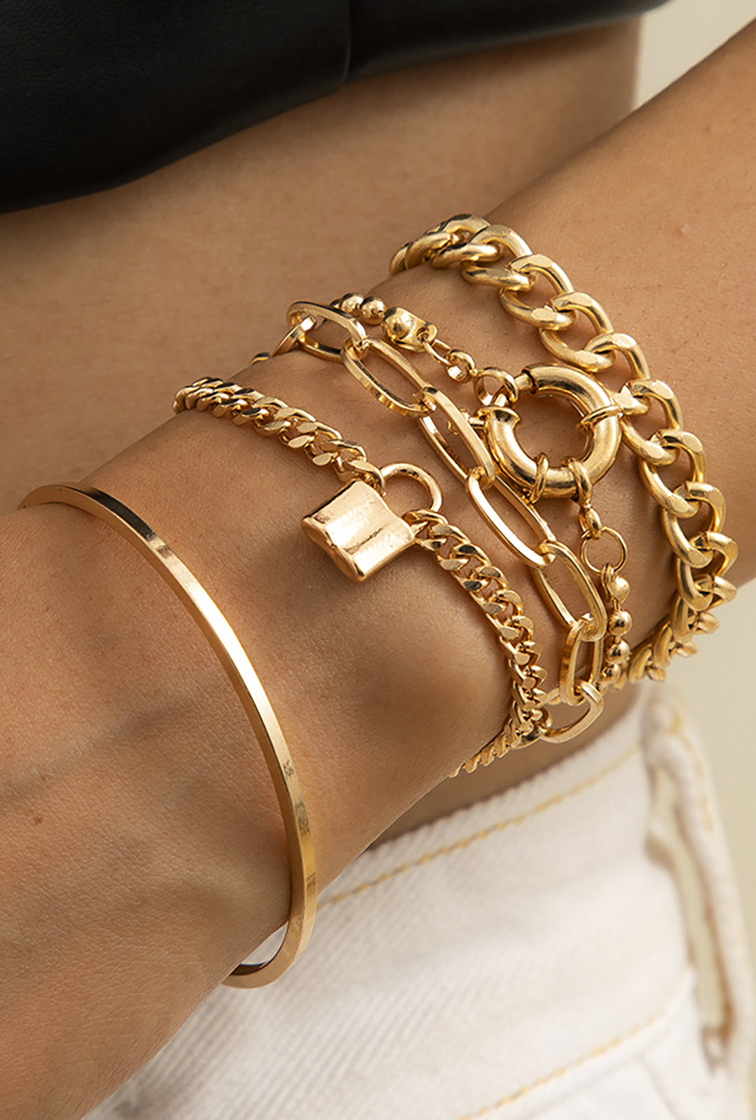 PURELY YOURS - SET OF GOLDEN LAYERED BRACELETS