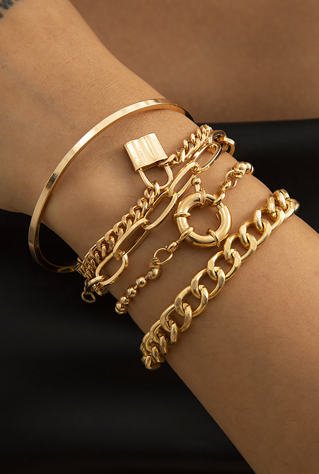 PURELY YOURS - SET OF GOLDEN LAYERED BRACELETS