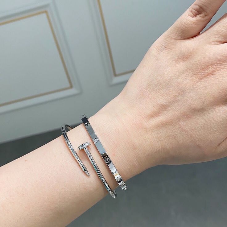 PURELY YOURS - ELEGANT NAIL BRACELET THIN